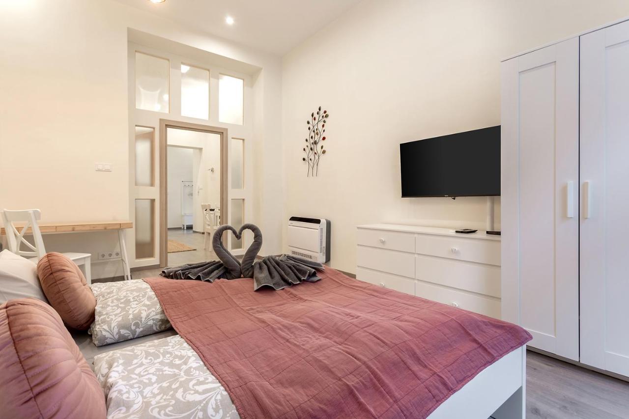 Goldcentral Apartment Comfort Budapest Exterior photo